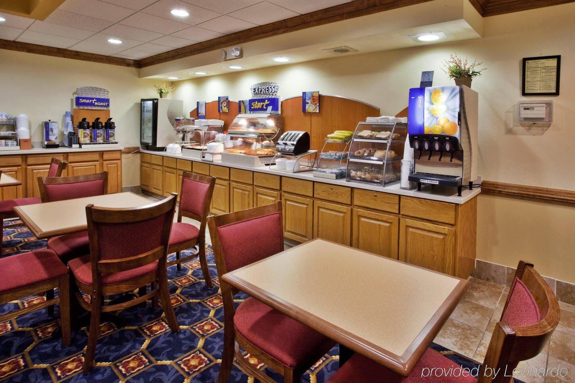 Holiday Inn Express Hotel & Suites Byron By Ihg Εξωτερικό φωτογραφία