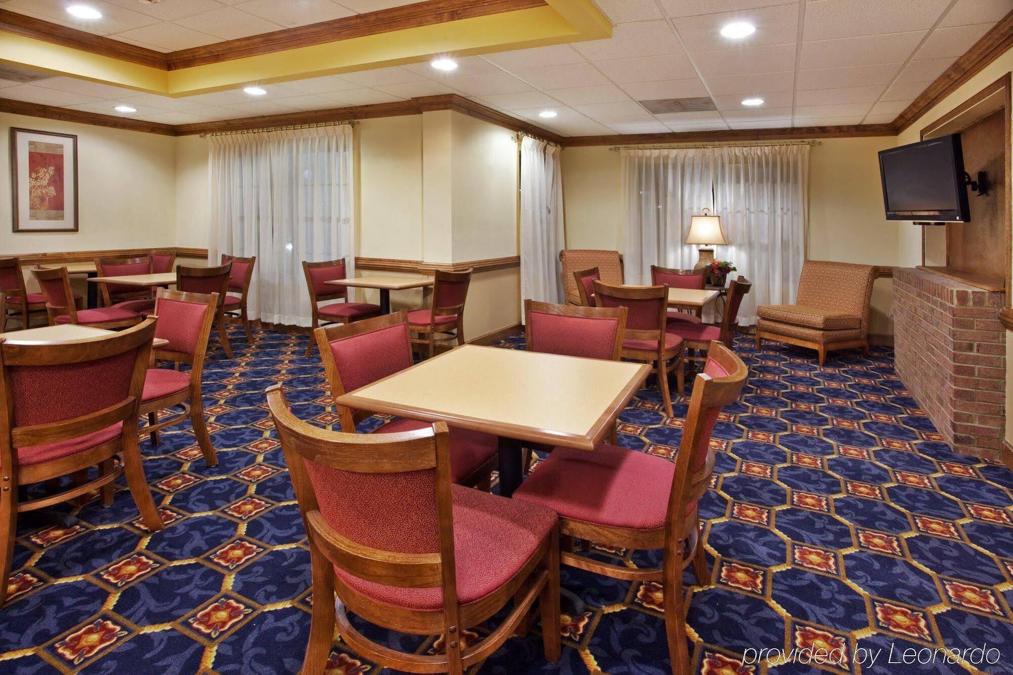 Holiday Inn Express Hotel & Suites Byron By Ihg Εξωτερικό φωτογραφία