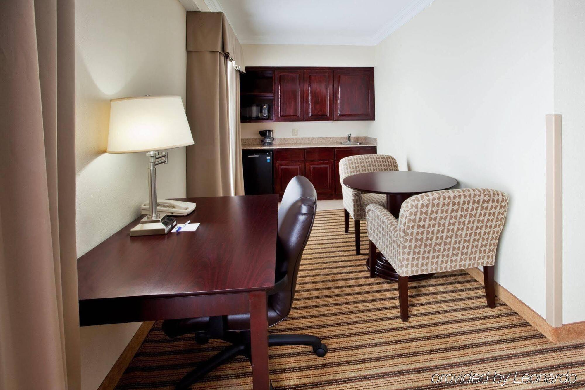 Holiday Inn Express Hotel & Suites Byron By Ihg Εξωτερικό φωτογραφία